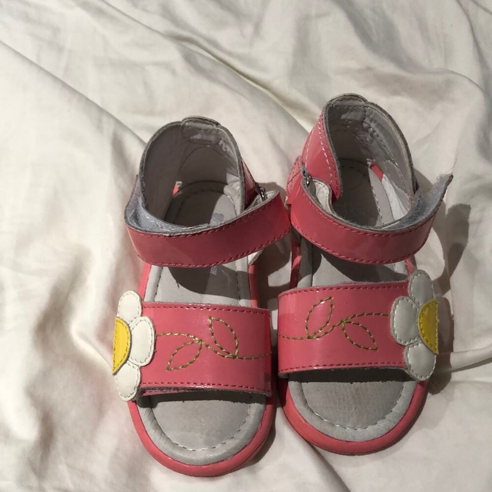 Umi leather 5.5 peach flower sandal worn once